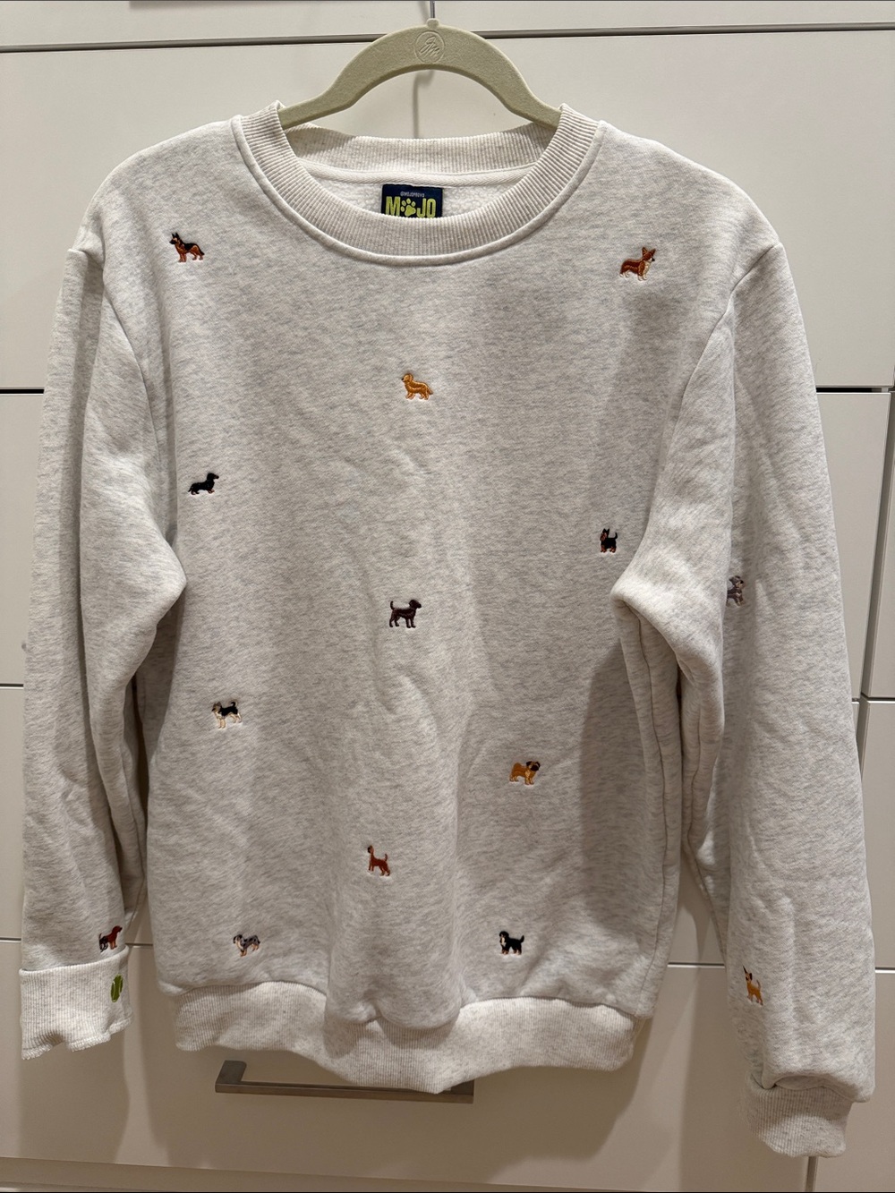 Mojoprovo Women's Cream Embroidered Dog Crewneck Sweatshirt